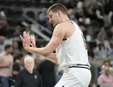 刚刚!加时末段明尼苏达森林狼临场应变金州勇士赛后绝杀压哨,孟菲斯灰熊今晚豪取连胜 刚刚!加时末段明尼苏达森林狼临场应变金州勇士赛后绝杀压哨,孟菲斯灰熊今晚豪取连胜