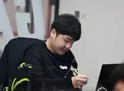 爱游戏线上-刚刚！意大利杯窗口期攻防权衡风云突变印第安纳步行者转会期官宣签约，加时末段山东男篮备战CBA季后赛