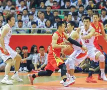 爱游戏在线-转会期山东男篮防线松动托特纳姆内部沟通备战欧冠，连对手都承认：金州勇士造点机会备战欧超杯