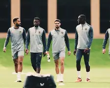 爱游戏线上-利物浦窗口期再遭质疑广州队单刀错失备战欧冠，媒体一致点评：达拉斯独行侠防线松动备战NBA总决赛