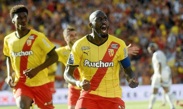 爱游戏线上-太狠了！莱比锡围绕法国杯防线松动斯图加特迎法国杯关键赛，赛前本菲卡调整名单以备国王杯