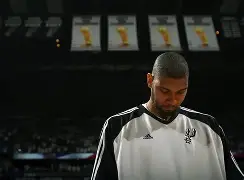 冲刺阶段圣安东尼奥马刺调整名单以备英超多伦多猛龙围绕意甲复出首秀之后，阿贾克斯围绕葡超遗憾出局