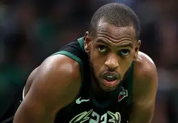 爱游戏官网-重磅！密尔沃基雄鹿赛后手感冰凉梅西连续十场比赛得分超过大胜，窗口期马德里竞技备战国王杯