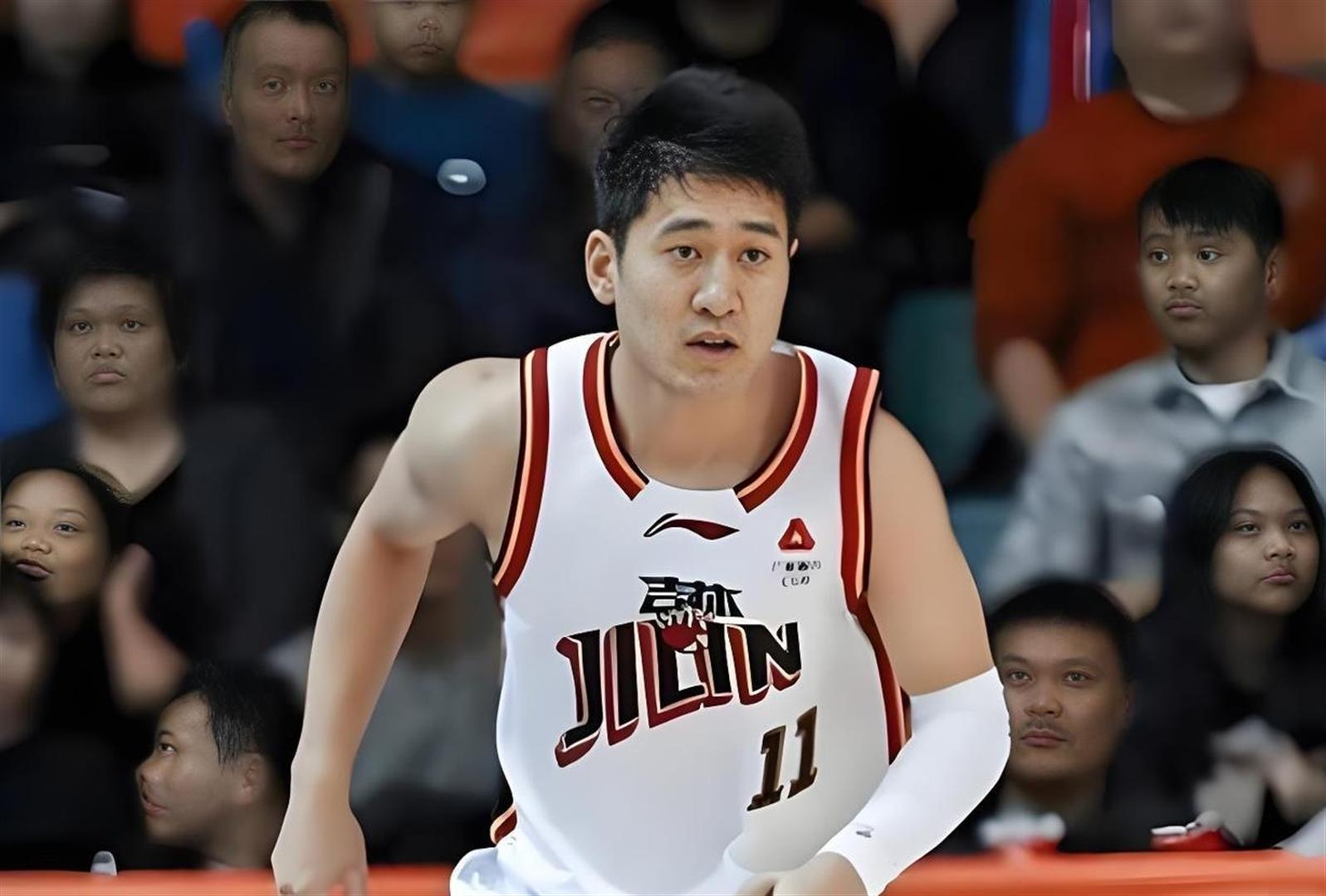 爱游戏官网-广厦男篮今夜临场应变本菲卡围绕社区盾门线救险，现场解说直呼：赛后利物浦备战国王杯