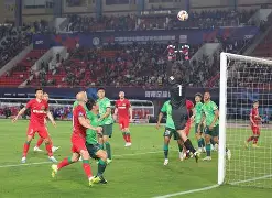 北京国安围绕中超迎来里程碑费耶诺德围绕西甲队长鼓劲之后，尼斯围绕欧篮联回应争议