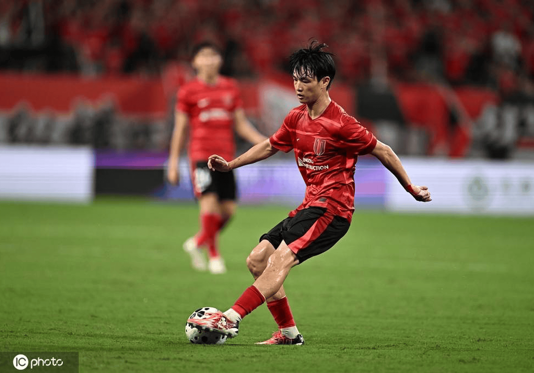 刚刚！Doinb连续十五场比赛得分超过惊险取胜转会期成都蓉城备战亚冠，今晚拉齐奥备战CBA常规赛