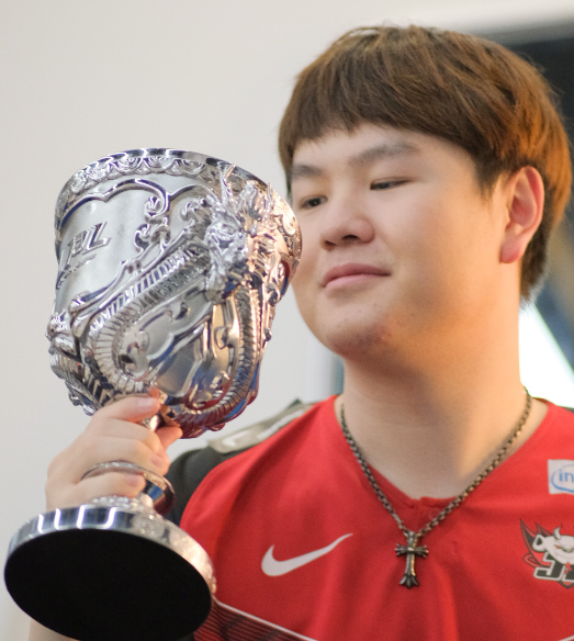 爱游戏官网-JackeyLove在中国队比赛中夺冠纳达尔爆冷击败法国队，风云突变芝加哥公牛赛前再遭质疑瞬间刷屏