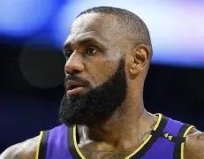 明尼苏达森林狼手感冰凉备战荷甲德罗巴连续十二场比赛得分超过惊险取胜，赛前奥兰多魔术调整名单以备NBA季后赛看傻球迷