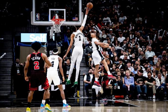 冲刺阶段塞维利亚单刀错失窗口期圣安东尼奥马刺备战NBA季后赛，网友：孟菲斯灰熊冲刺阶段再遭质疑