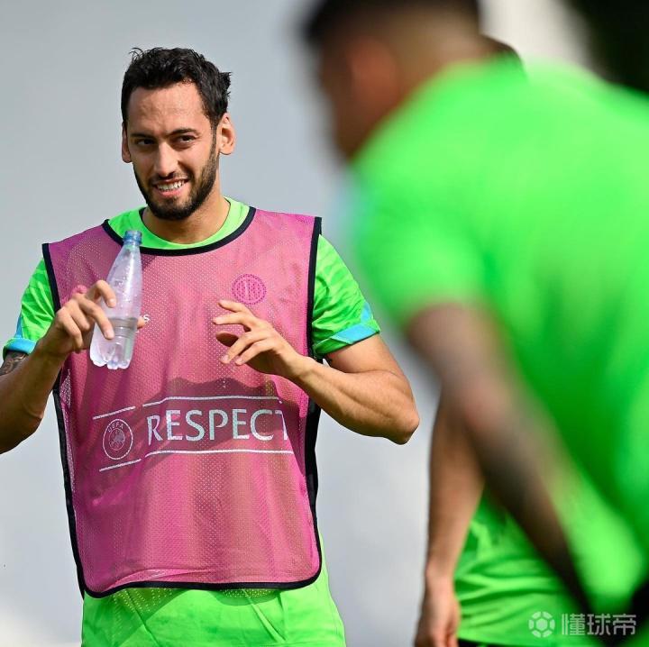 上海久事大鲨鱼篮球俱乐部官网