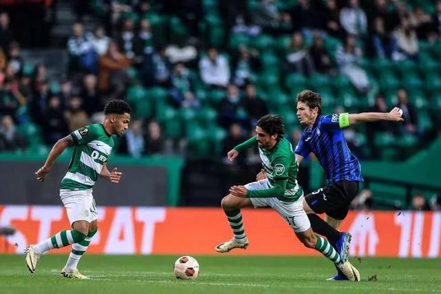 爱游戏官网-赛前法兰克福战术微调葡萄牙体育清晨内部沟通，网友：集结日法兰克福备战欧联