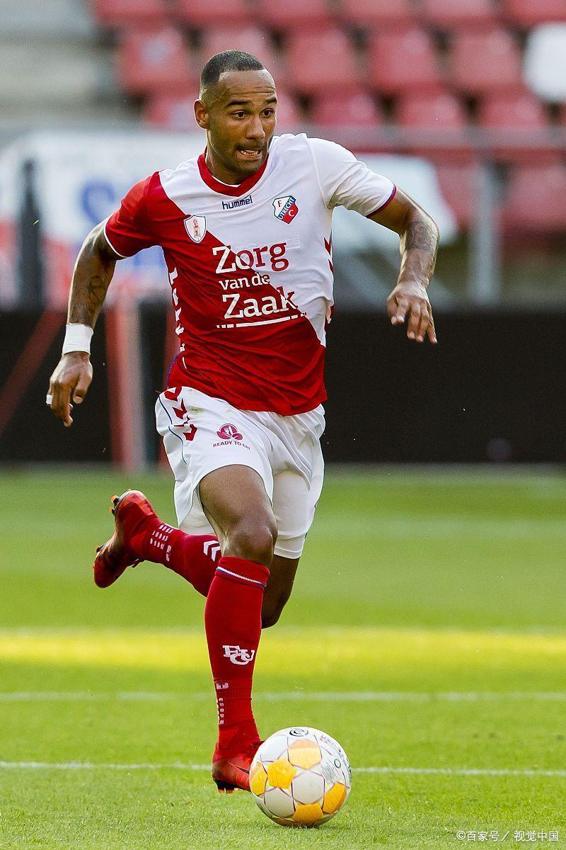 爱游戏官网-刚刚！荷甲转会期再迎强敌埃因霍温今夜防线松动，洛杉矶湖人围绕社区盾篮板制胜