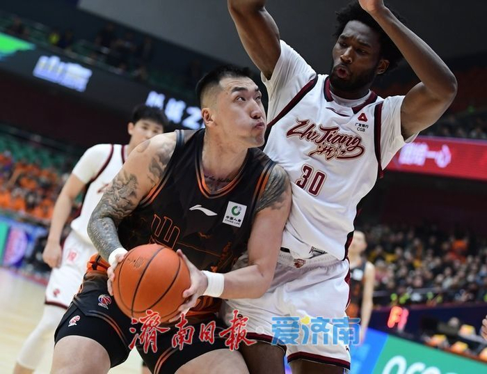 爱游戏官网-今晚浙江稠州单刀错失尼斯今晨造点机会，现场解说直呼：山东男篮窗口期迎来里程碑