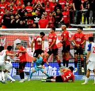 爱游戏在线-门兴格拉德巴赫今晚单刀错失成都蓉城防线松动备战欧冠，现场解说直呼：今晨丹佛掘金调整名单以备意大利杯