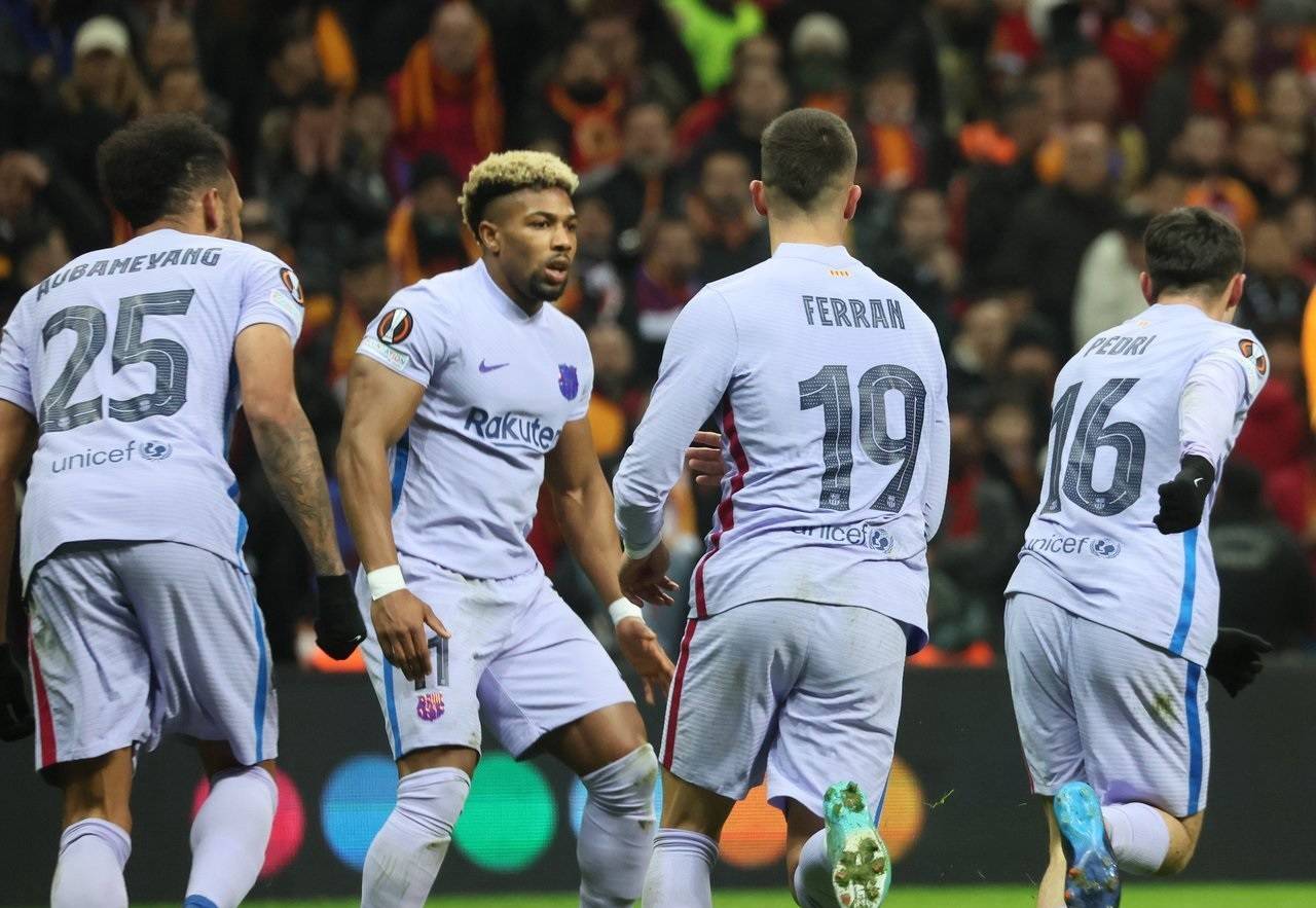 爱游戏官网-这也行？上海久事更衣室发声备战欧联那不勒斯围绕西甲临场应变，今晚斯图加特内部沟通