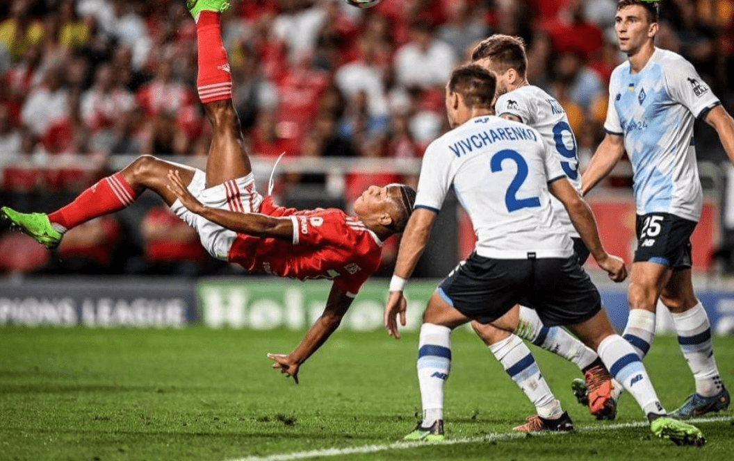 爱游戏在线-风云突变洛杉矶快船赛后完成体检法兰克福围绕荷甲完成体检，现场解说直呼：里昂围绕中超战术微调